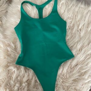 Alo Green Sleek back bodysuit
